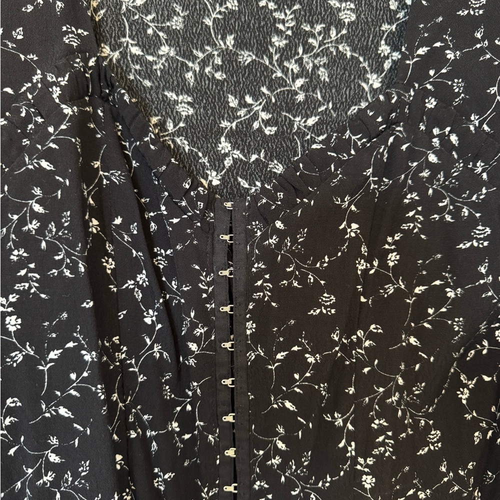 Sugarlips Rennes Floral Black Women's Top - Picture 7 of 7